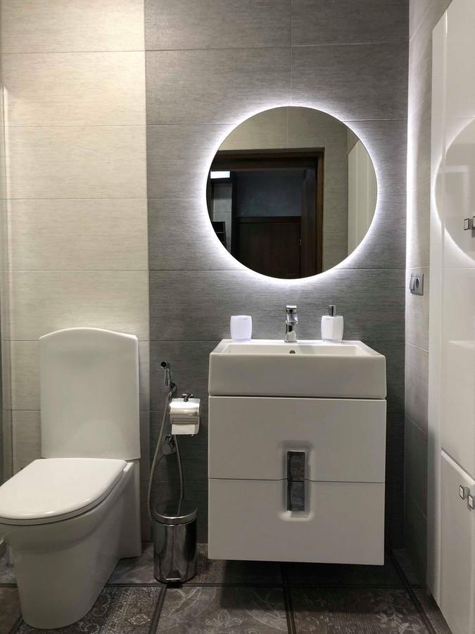 Lux Apartment Ruska リヴィウ エクステリア 写真