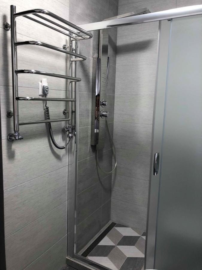 Lux Apartment Ruska リヴィウ エクステリア 写真