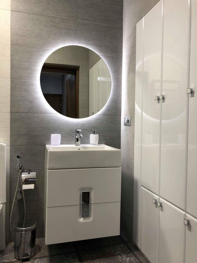 Lux Apartment Ruska リヴィウ エクステリア 写真