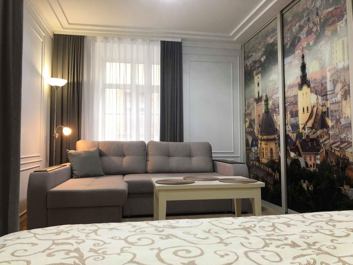 Lux Apartment Ruska リヴィウ エクステリア 写真